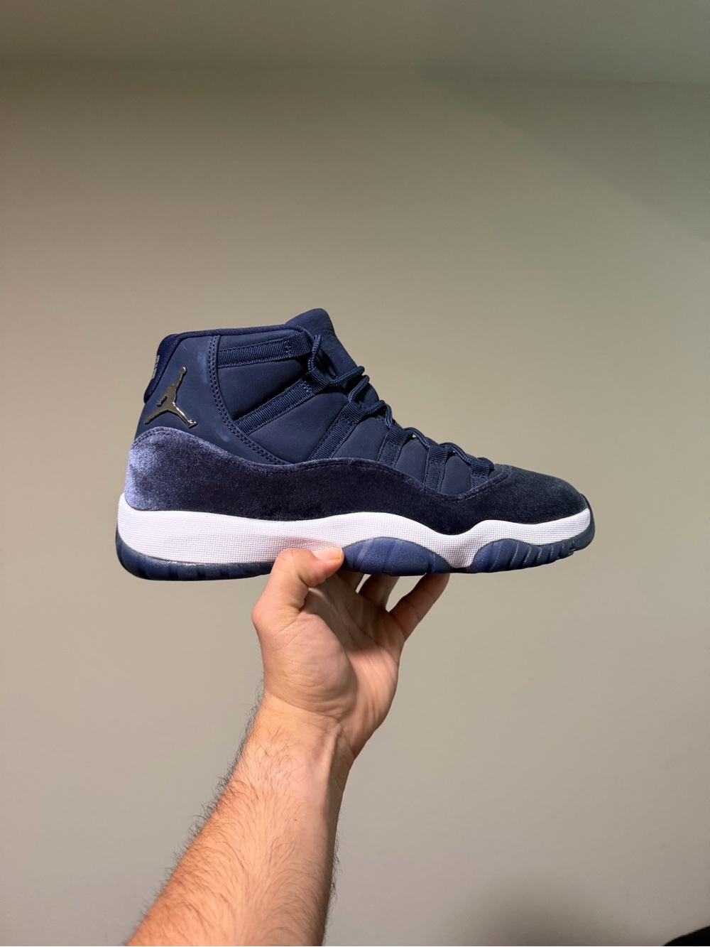 Jordan 11 ‘Midnight Navy’ Velvet 2022 Blue Mid Top AR0715-441